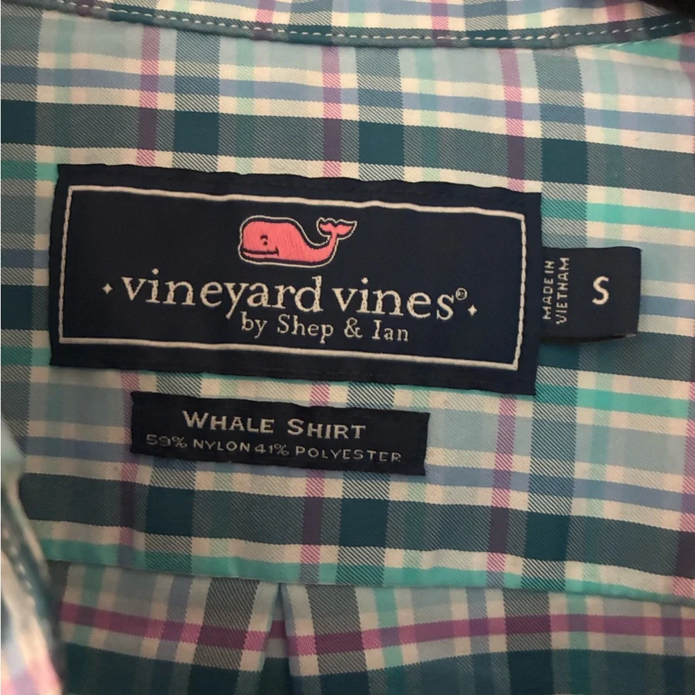 Vineyard Vines casual button